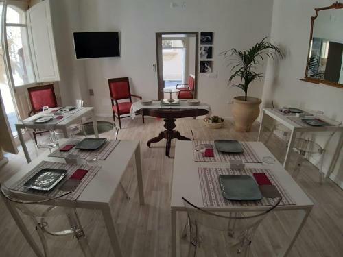 Bed & Breakfast Arch�