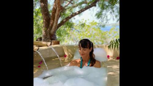 Hostal Room In Bb - Rock And Sea Resort,baobab Suite