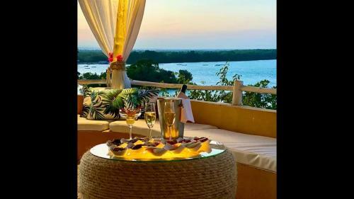 Hostal Room In Bb - Rock And Sea Resort,baobab Suite