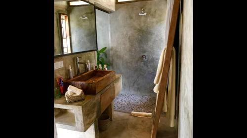 Hostal Room In Bb - Rock And Sea Resort,baobab Suite