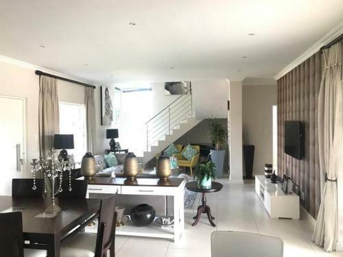 Amani Luxury Airbnb Near The Beach