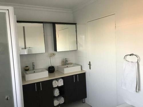 Amani Luxury Airbnb Near The Beach