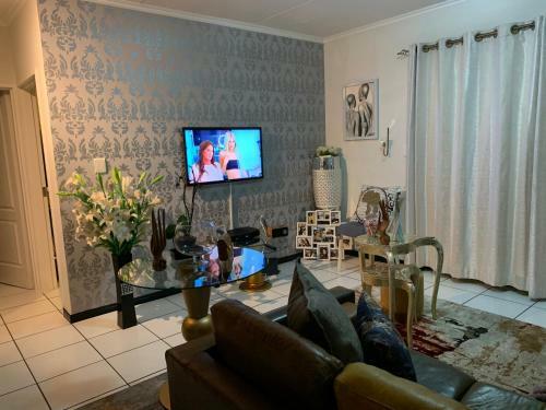 Bed & Breakfast Thato?s Bnb _ The Isle