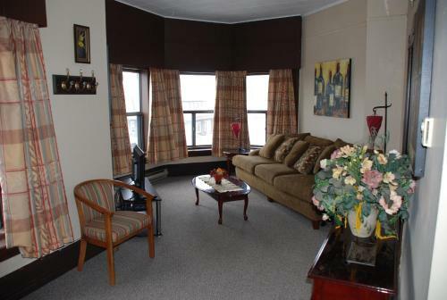 Algonquin Hotel