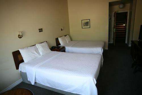 Motel Cape Breton Causeway Inn