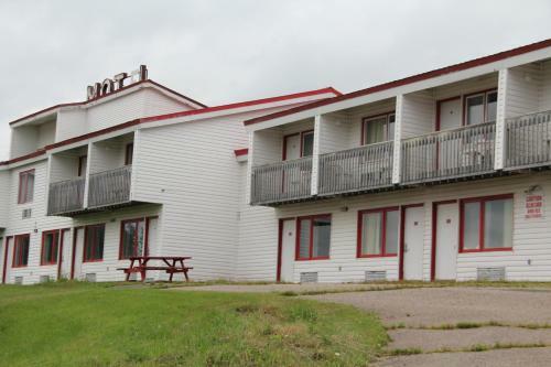 Motel Cape Breton Causeway Inn