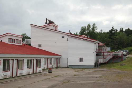 Motel Cape Breton Causeway Inn