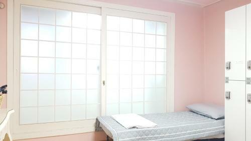 Hostal Geranium Ladies Guesthouse