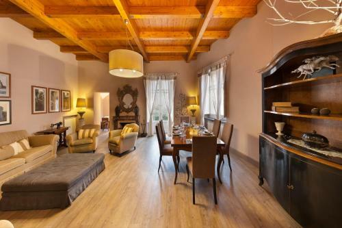 Apartamento "maison De Charme In Tasso Square"