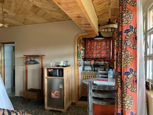 Hostal Enchanting Pallet-themed Olugulu Cottage