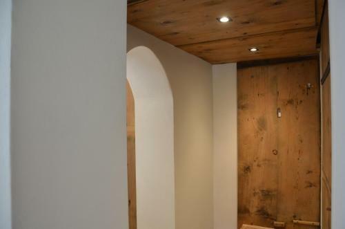 Stilfser H�uschen Mit Blick Auf K�nig Ortler