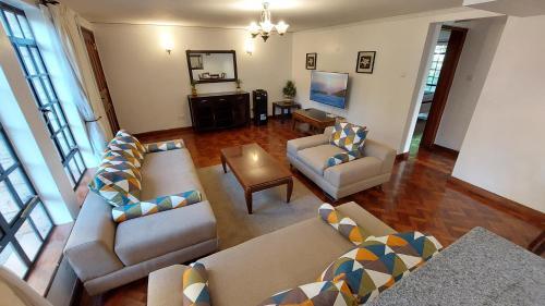 Peaceful, Spacious, Open-plan 2br Apartment Set In Large Mature Garden.