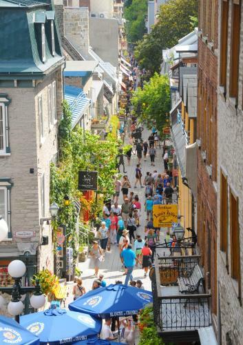 Auberge Jeunesse Planete Backpackers Hostel