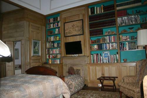 Corners Mansion Inn - A Bed And Breakfast