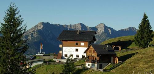 Hostal Almgasthof Fichtenheim - Emberger Alm