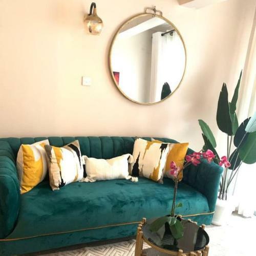 Modern 1 Bedroom Apartment. Elevated Living Royal Suburbs