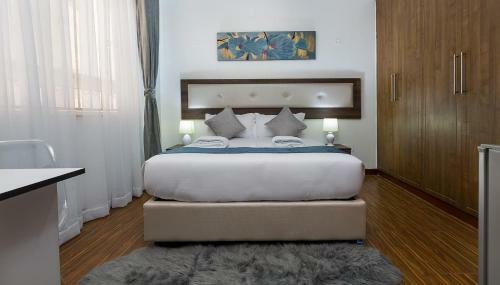 Urban Brooks Luxury Apartment By Edmor Suites