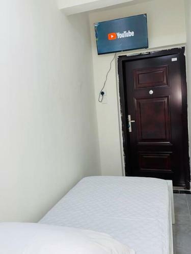 Cozy And Low Budget Studio In A Kilimani Apartment