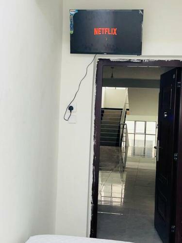 Cozy And Low Budget Studio In A Kilimani Apartment