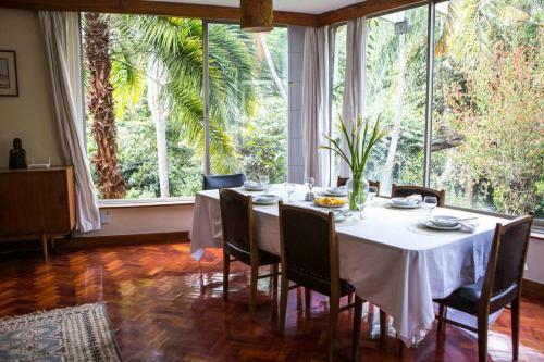 Villa Beautiful Historic Stand Alone In Muthaiga, Nairobi