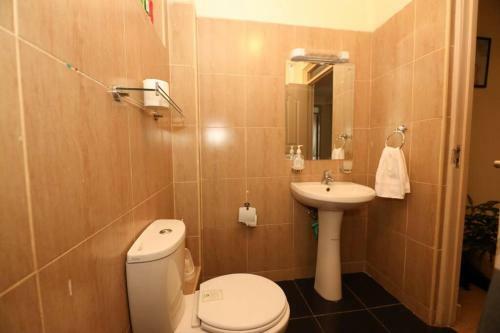 Exquisite Fully Furnished 1 Bedroom Apartment