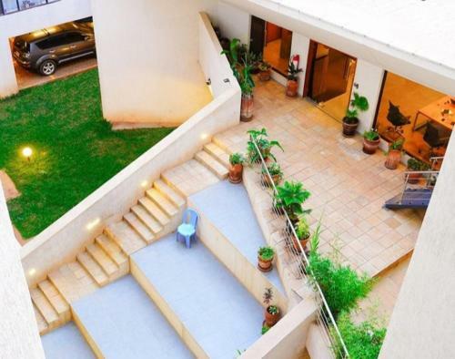 Earthy Studio Apartment+with A Swimming Pool