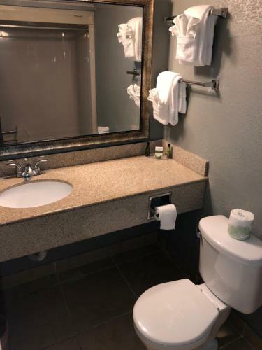 Hotel Latham Inn