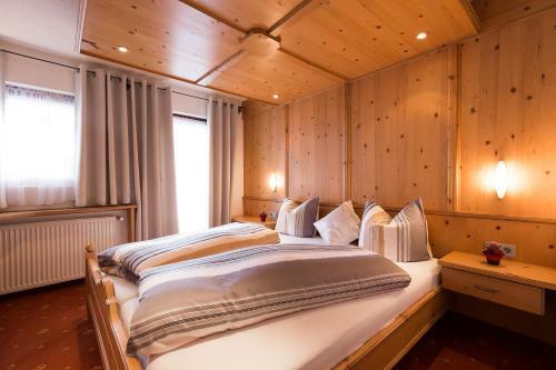 Hostal Gasthof Piburger See
