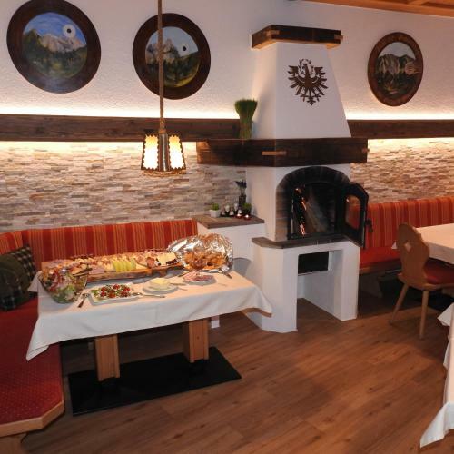 Hostal Gasthof Piburger See