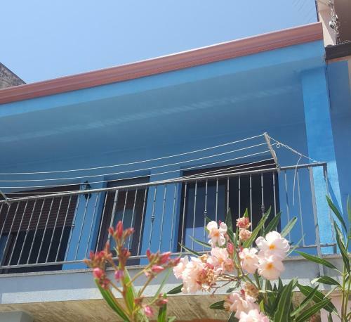 Hostal Casa Azzurra - Blue House
