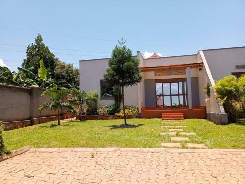 Kinzi Apartments,restaurant And Gardens