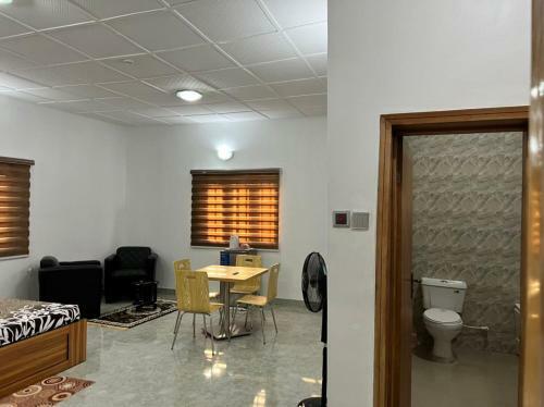 Apartamento Residential House In A Secure & Serene Environment