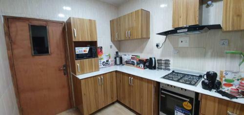 Apartamento Residential House In A Secure & Serene Environment