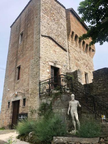 Hostal Torre Caetani- Night In A Medieval Tower