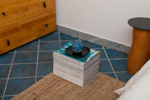 Light Blue - Apartment In The Middle Of Everything