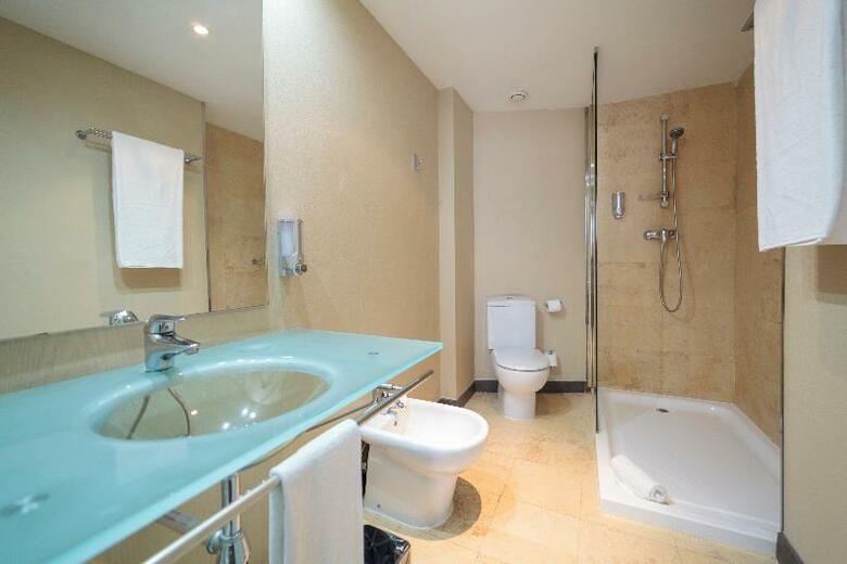 Hotel H2 Salymar