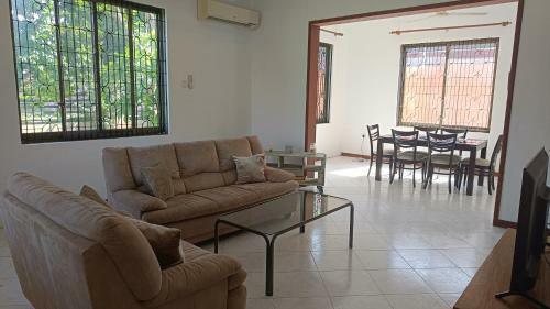 Dar Es Salaam Modern House Near Beach With Wifi