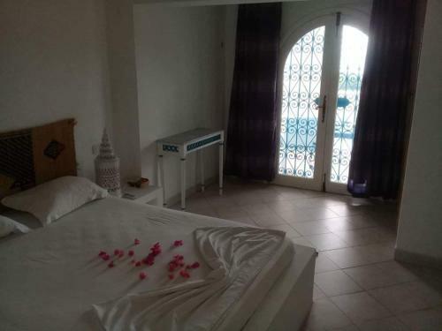 Hostal Maamoura Beach House