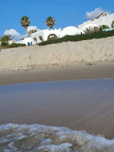 Hostal Maamoura Beach House
