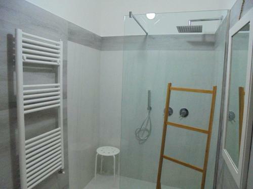 Hostal Travel And Living