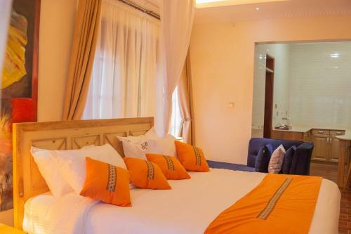 Hostal Savannah Suites