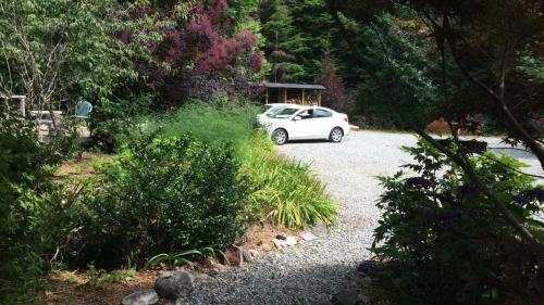 Secret Cove Cottage Suites