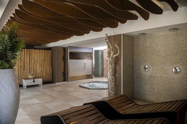 Melbeach Hotel & Spa - Adults Only