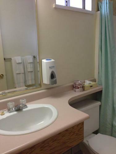 Rainbow Motor Inn