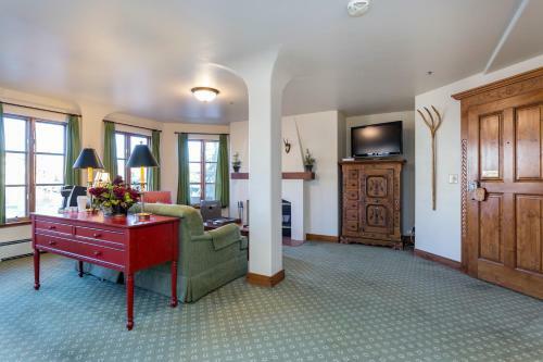 Hotel Goldener Hirsch Inn Park City