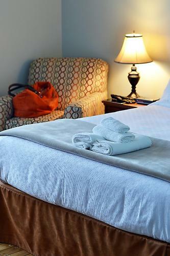 Anchor Inn Hotel And Suites