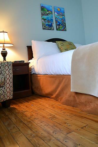 Anchor Inn Hotel And Suites