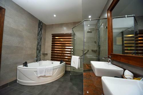 Hotel Kalanoga Resort