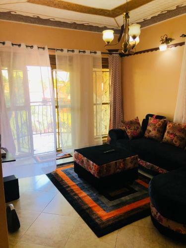 Apartamento Uzuri Homes