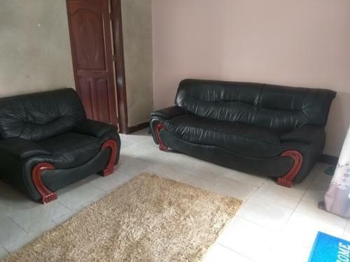 One Bedroom Sitting Room And Kitchen Apartment